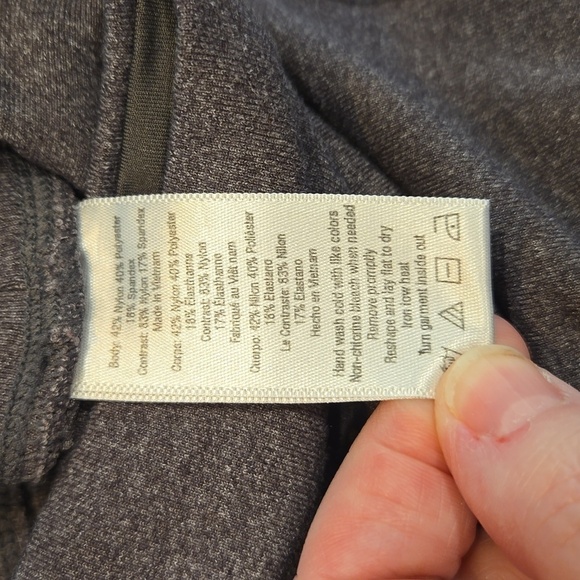 ALO MOTO LEGGINGS. SIZE SMALL. FLAW. - Picture 4 of 8